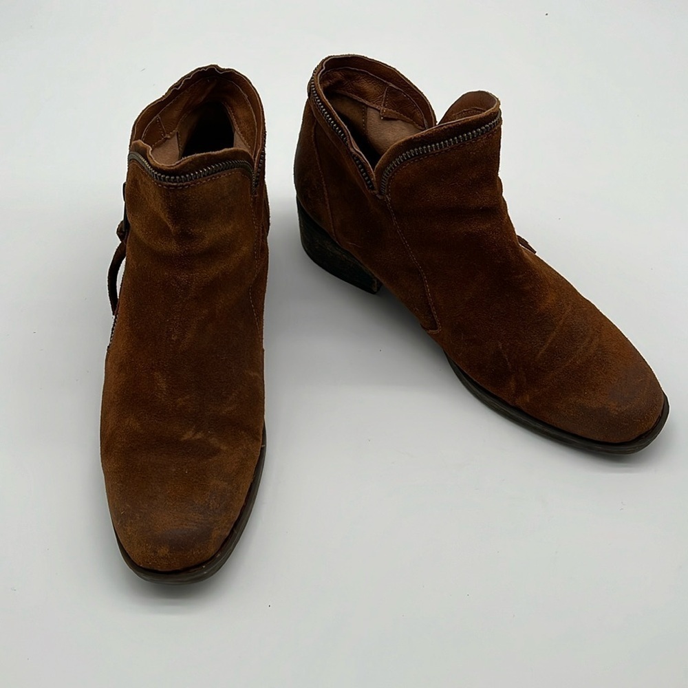 Born Montoro Distressed Brown Suede Zipper Moto Booties Women Size 11/43